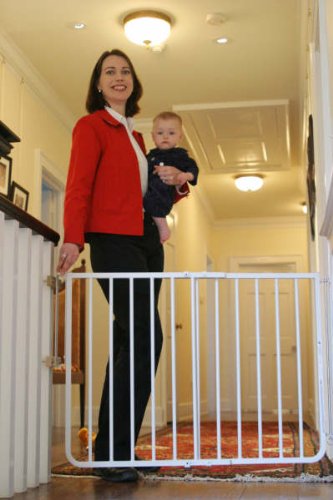 Stairway Special Baby Gate for Indoors/Outdoors Colors: White