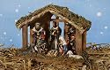 Krippe aus Holz mit 8 Figuren