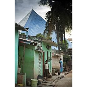 toile Infosys glass pyramid behind temporary dwellings, Electronics City. est disperible en (L x ...