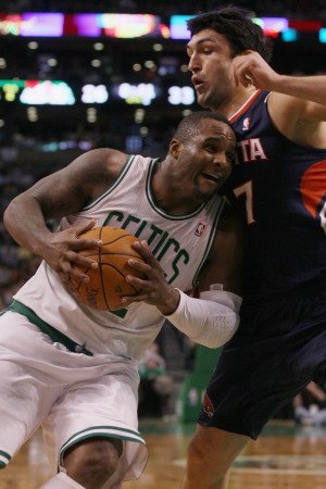 Atlanta Hawks v Boston Celtics: Glen Davis Zaza Pachulia Photographic Poster Print by Elsa , 16x24