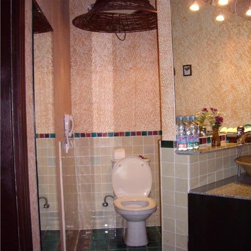 Original album cover of Beat Bed Wetting With Hypnosis by Margaret Butler