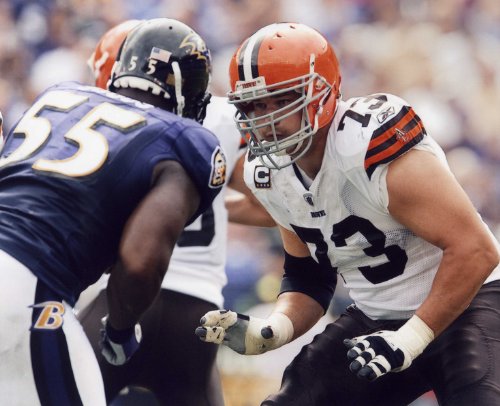 JOE THOMAS CLEVELAND BROWNS 8X10 HIGH GLOSSY SPORTS ACTION PHOTO (Q)