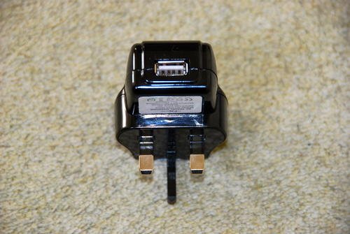 iBox - 3 PIN 1000mAh USB Power Adapter Mains Charger UK Wall Plug for MP3 players, ipods, iphone 4G, iphone 3G, Apple iPad, Mobile phones, PDA's, Kindle, Tomtom, Navman, Blackberry, Samsung and Digital Cameras etc