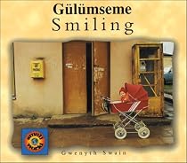 Smiling (English-Turkish) (Small World series) (Turkish Edition)