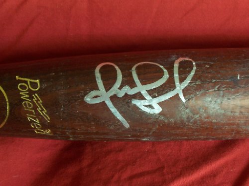 Omar Vizquel Autographed Baseball Bat, Chicago White Sox, Seattle Mariners, Cleveland Indians, Proof Photo of Omar Signing for Us.