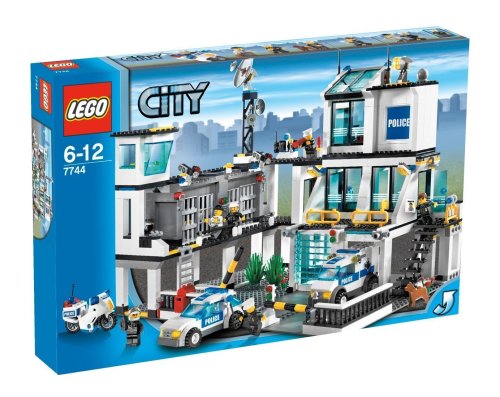 Childrens Toyshop  Toys : LEGO City 7744: Police Station