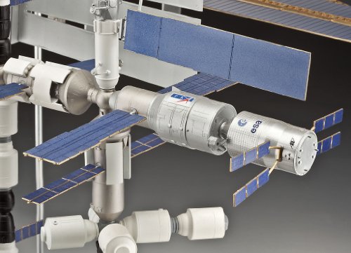 ISS 国際宇宙ステーション (1/144 R04841)