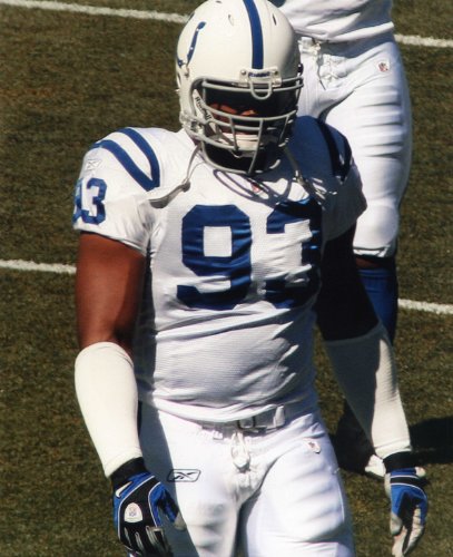 DWIGHT FREENEY INDIANAPOLIS COLTS 8X10 HIGH GLOSSY SPORTS ACTION PHOTO (M)