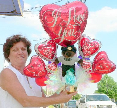 51LLK RNgBL U.S. ARMY MILITARY GIFT OF LOVE   BIG 26 2 FEET TALL I LOVE YOU TEDDY BEAR AND BALLOON BOUQUET CENTERPIECE   14 Total Balloons and Big Soft Army Teddy Bear   PEEFECT FOR VALENTINES DAY   OR ANY DAY
