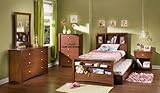 7pc Twin Size Bedroom Set with Trundle in Classic Cherry Finish