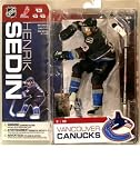 McFarlane Toys 6 NHL Series 13-Henrik Sedin Vancouver Canucks- Navy Jersey