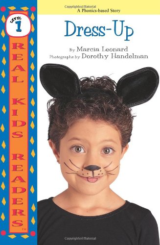 Dress-Up (Real Kid Readers: Level 1 (Paperback))