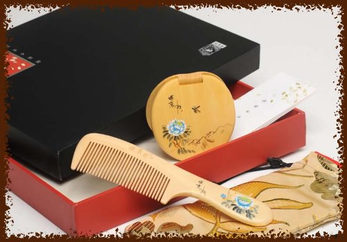 Tan's Wood Comb