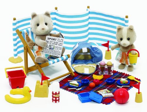 Sylvanian Families Day at the Seaside Set with 2 Figures_0
