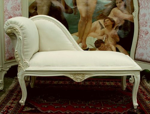 ROMANTISCHES SOFA OTTOMANE IM LANDHAUSSTIL ALTWEISS EXKLUSIV