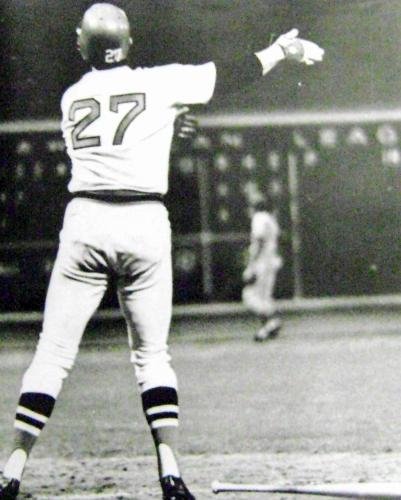 Carlton Fisk photo (Boston Red Sox) 11x14 unsigned photo (Home Run wave 1975 World Series)