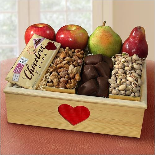 Deluxe Organic Fruit and Snacks Heart Crate by GotFruit.com