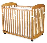 DaVinci Alpha Mini Rocking Crib - Honey Oak