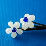 Tiny'UkuLi'iflowerbobbypins-whiteopalflowerswithcobaltblue