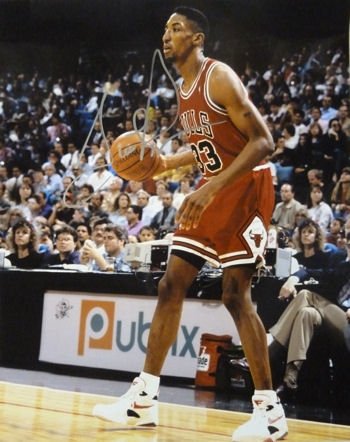 Scottie Pippen Autographed/Hand Signed Chicago Bulls 16x20 Photo