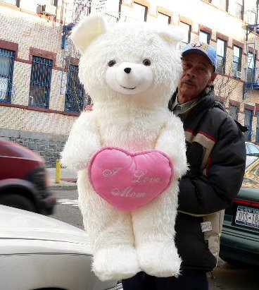 51MnzUVu4TL GIANT 40 WHITE TEDDY BEAR Holding I LOVE MOM HEART! Great for MOTHERS DAY or ANY DAY! AMERICAN MADE IN THE USA AMERICA