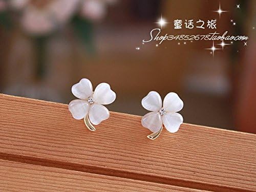 South Korean version of the original single vintage jewelry can love shaped opal earrings Clover earrings small fresh flowers S9