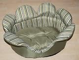 stylish dog/cat bed 20'' x 16'' x 12.6'' in green with stripes #55200
