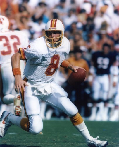 STEVE YOUNG TAMPA BAY BUCCANEERS 8X10 SPORTS ACTION PHOTO (G)