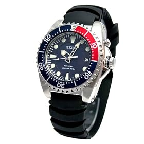 Seiko SKA369P2 - Diver's - Kinetic - Montre Homme - Lunette uni-directionnelle - Acier Inoxydable - Guichet Date - Verre Hardlex Crystal - Etanch�it� 200 m�tres de profondeur - Bracelet Caoutchouc � boucle Ardillon