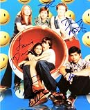 That 70s Show - Cast Signed 8x10 Color Photo - Signed By: Ashton Kutcher / Topher Grace / Laura Prepon / Danny Masterson / Wilmer Valderrama / Mila Kunis - Signed in Blue - Rare - Collectible