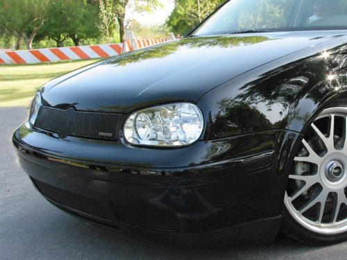 Volkswagen Golf IV 99-05 MX-Series Grille Lower in Black