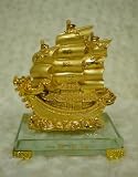 Feng Shui Sail Dragonboat Smooth Sailing in Gold Color