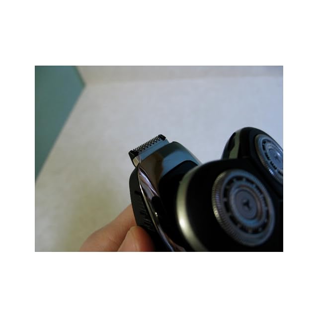 Philips Norelco 1290x 46 Sensotouch 3d Electric Razor Frustration Free Packaging On Popscreen