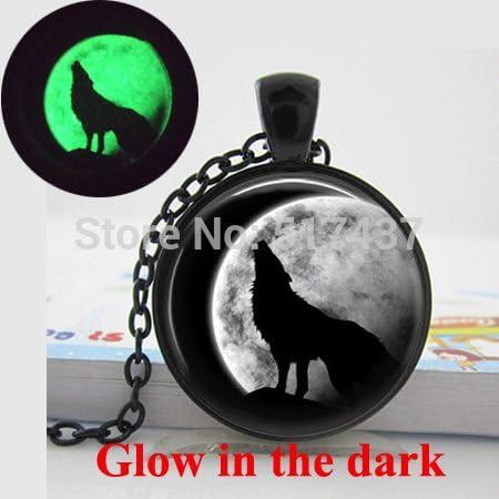 Pretty Lee Glowing Necklace Pendant Wolf Necklace For Men/Women Glow In The Dark Art Photo Wolf Moon Jewelry