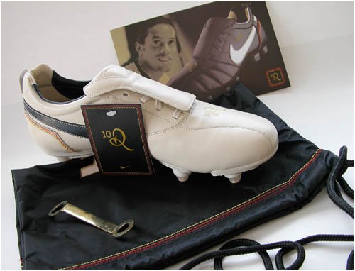 Nike Tiempo Ronaldinho Mens Soccer Boots Cleats Shoes