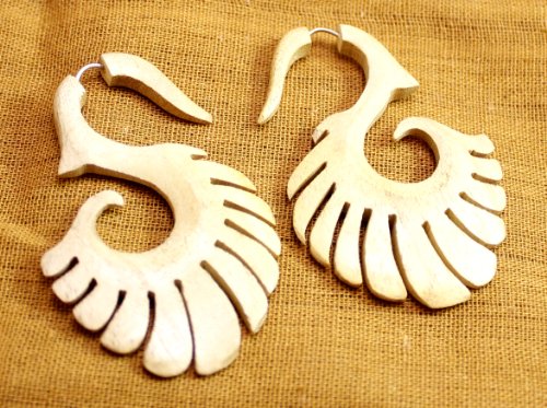A Pair of Tribal Organic Fake Gauges Tattoo Brown Wooden Earrings Sew_2