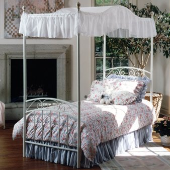 Hillsdale Furniture Emily Canopy Bed