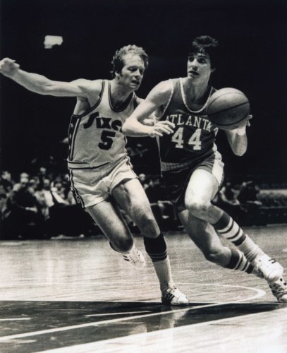 PETE MARAVICH ATLANTA HAWKS 8X10 SPORTS ACTION PHOTO (L)