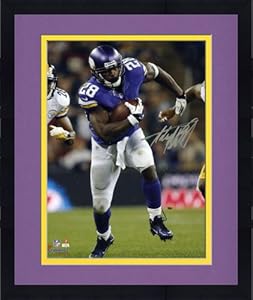 Framed Adrian Peterson Minnesota Vikings Autographed 8'' x 10'' Running vs Pittsburgh Steelers Photograph - Mounted Memories Certified