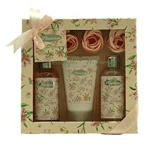 Plantation beautiful moments, Geschenkset 4 teilig (Shower Gel 100 ml + Schaumbad 100 ml + Bodylotion 80 ml + 4 Badeblüten)
