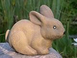 Eigenschaften Tiefes Kunsthandwerk GbR  / Steinfigur Tierfigur Hase Hoppel Ostern hellbraun
