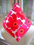 <p>フィンランド雑貨で大人気のファブリックメーカー、marimekko♪<br>キッズ用三角巾!お母さんのお手伝いをしよう!<br>
<br>
<br>
■商品サイズ <br>
三角巾底辺 60cm<br>
紐 片側25cm<br><br>
<br>
■素材 綿 <br>
<br>
<br></p>