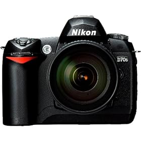 Nikon D70S 6.1MP Digital SLR Camera Kit with 18-70mm Nikkor Lens