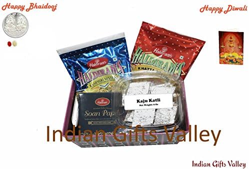 Diwali Sweets Bhaidooj Sweets- Exclusive Hamper - Kaju Katli, Haldiram Soan Papdi, Namkeens in a Beautiful Basket