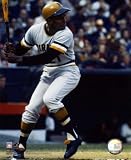 Roberto Clemente Pittsburgh Pirates 8x10 Photo (1971 Batting Action)