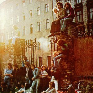 Ton Steine Scherben - Komm An Bord Lyrics - Zortam Music