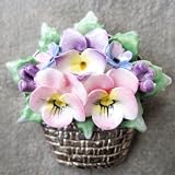 ブローチ　　英国製ハンドメイドジュエリー（CROWN　ENGLISH　JEWELLERY社） クラウンブローチ