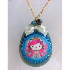 Tarina Tarantino Hello Kitty Pink Head Oval Russian Nouveau Gold Toned NECKLACE Blue *