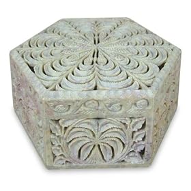 Soapstone jewelry box, 'Wings'