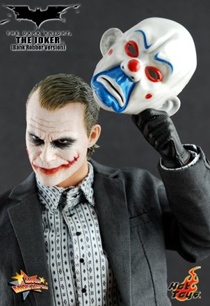 Hot Toys' The Dark Knight: 1:6 Scale Bank Robber The Joker